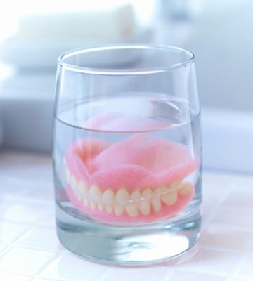 Soaking dentures in Colleyville  