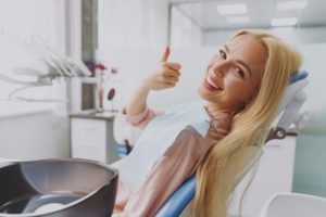 a patient visiting their emergency dentist 